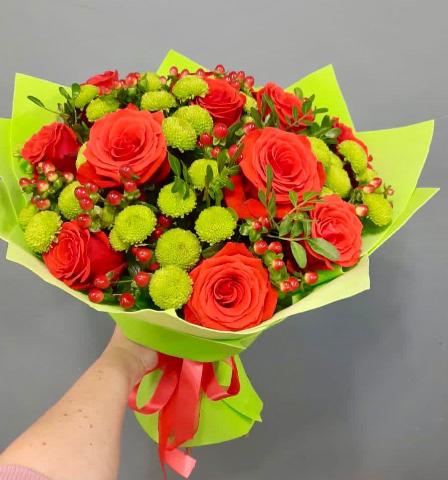 Букет цветов из: Хризантемы и Розы в Качалино