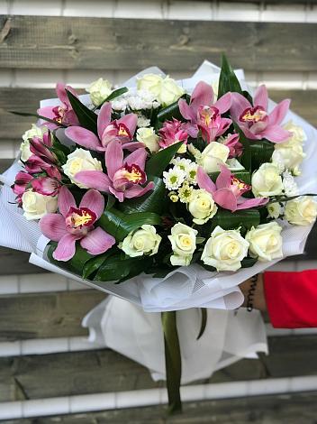 Букет цветов из: Розы и Хризантемы в Качалино