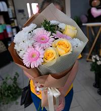 Букет цветов из:  Герберы, Розы и Хризантемы в Качалино