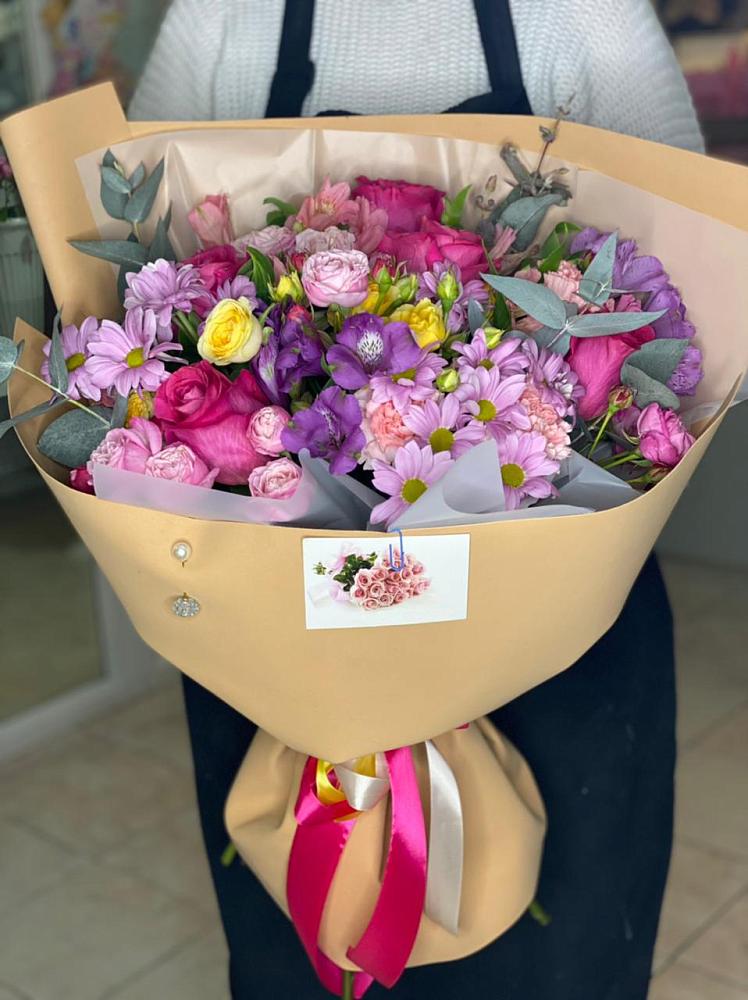 Букет цветов из: Хризантемы, Гвоздики и Альстромерии в Качалино