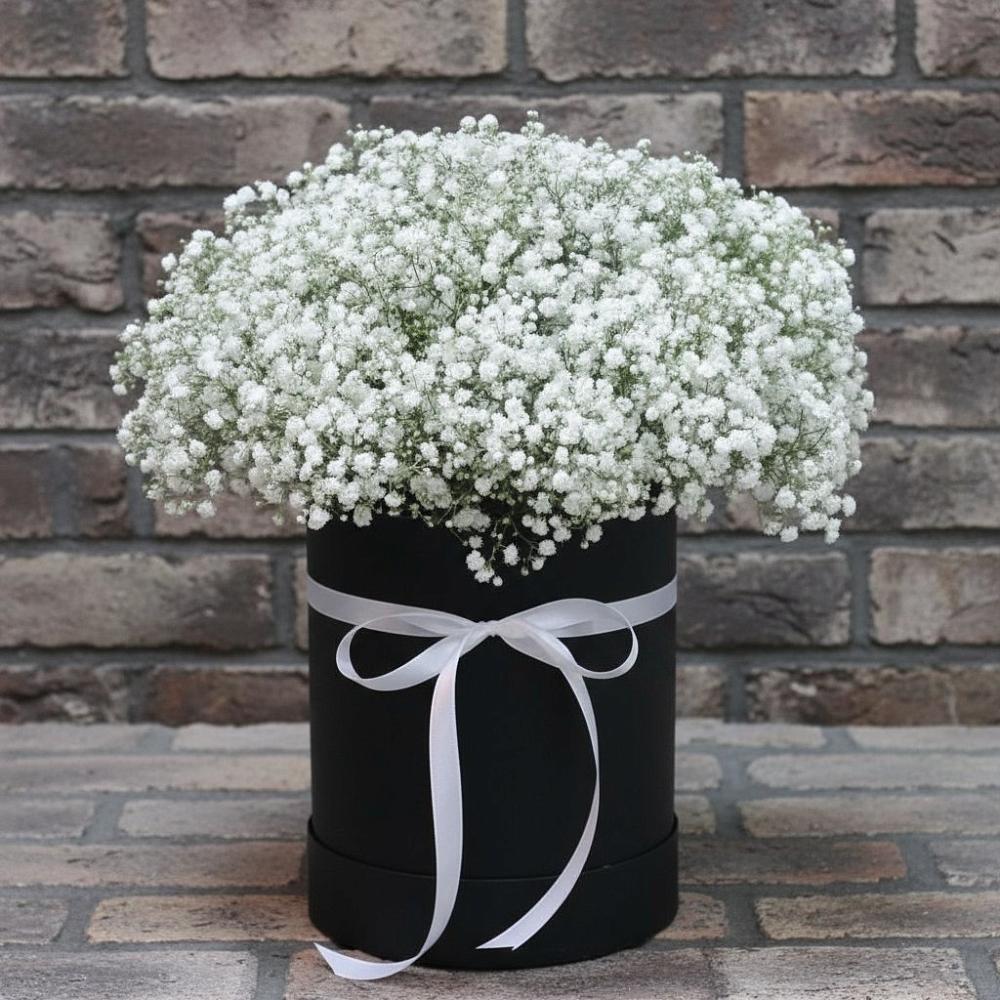 Цветочная композиция из Гипсофила в шляпной коробке в Качалино