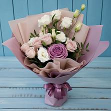 Букет цветов из:  Розы и Лизиантусы в Качалино
