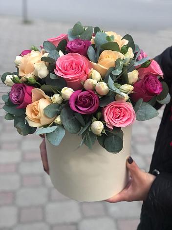 Цветочная композиция из Розы в шляпной коробке в Качалино