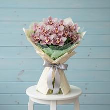 Букет цветов из:  Орхидеи и Розы в Качалино
