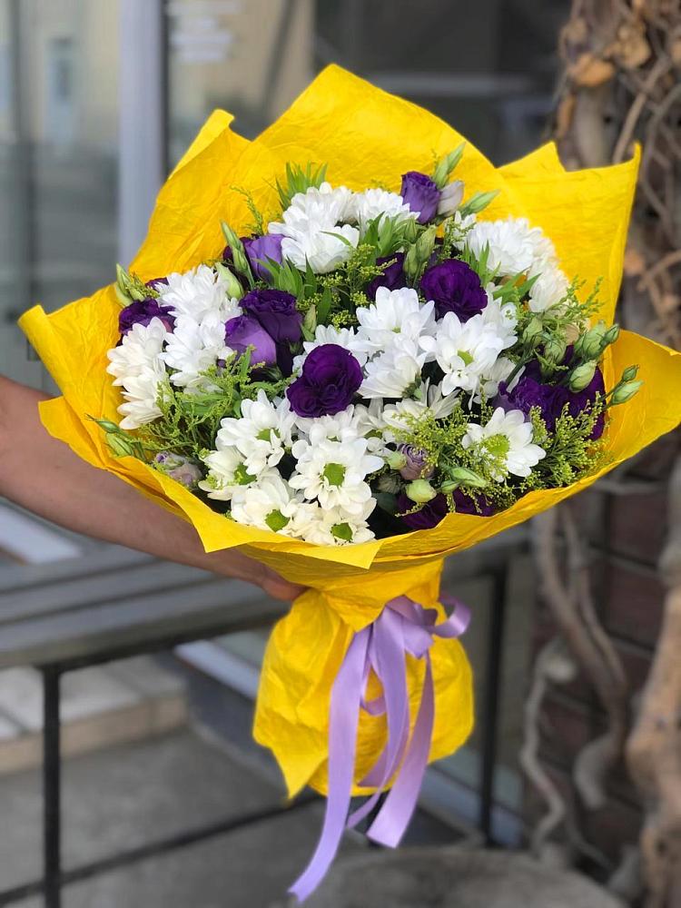 Букет цветов из: Ирисы, Хризантемы и Ромашки в Качалино