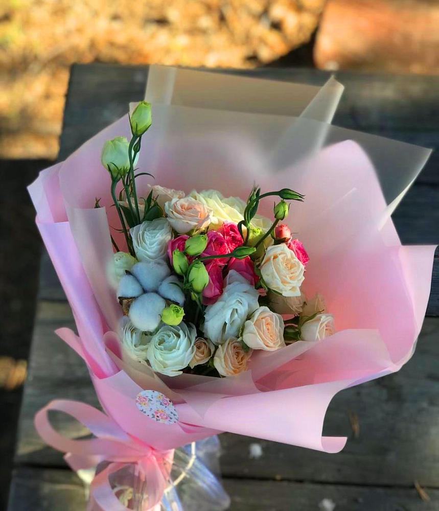 Букет цветов из: Розы и Лизиантусы в Качалино