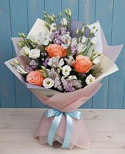 Букет цветов из:  Лизиантусы, Розы, Альстромерии и Гипсофила в Качалино