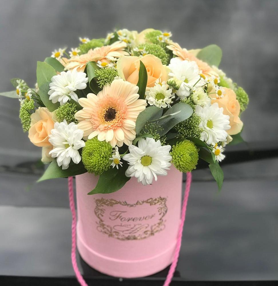 Цветочная композиция из Розы, Герберы и Хризантемы в шляпной коробке в Качалино