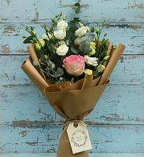 Букет цветов из:  Розы и Лизиантусы в Качалино