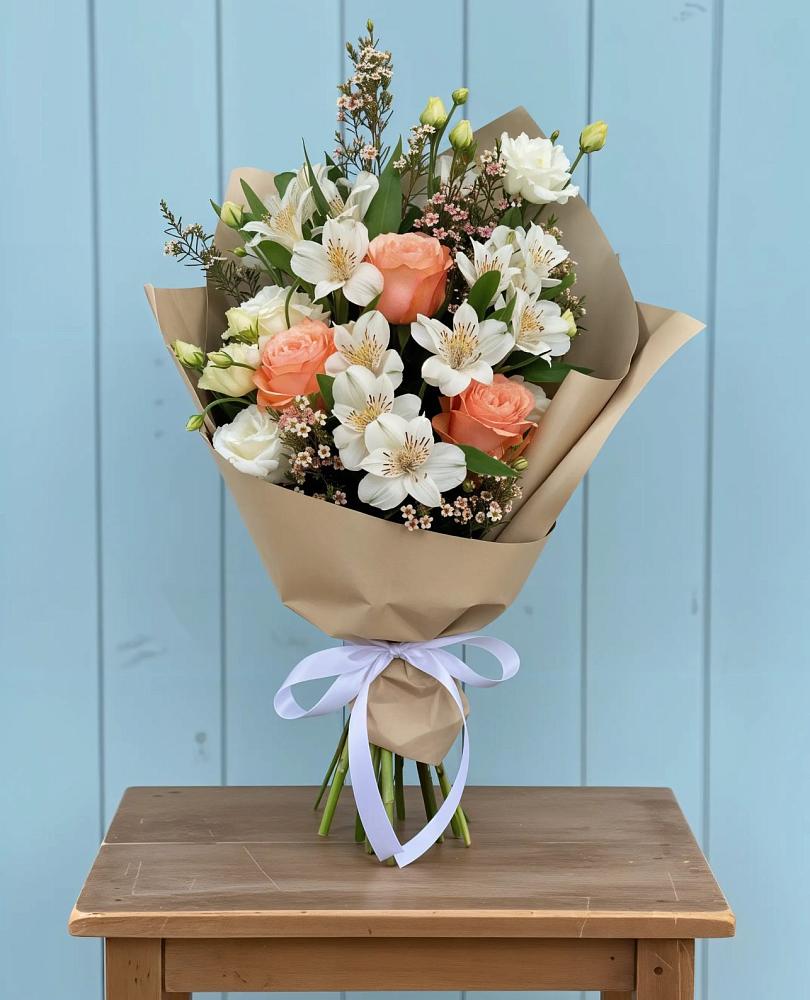 Букет цветов из: Альстромерии, Лизиантусы, Розы и Хризантемы в Качалино