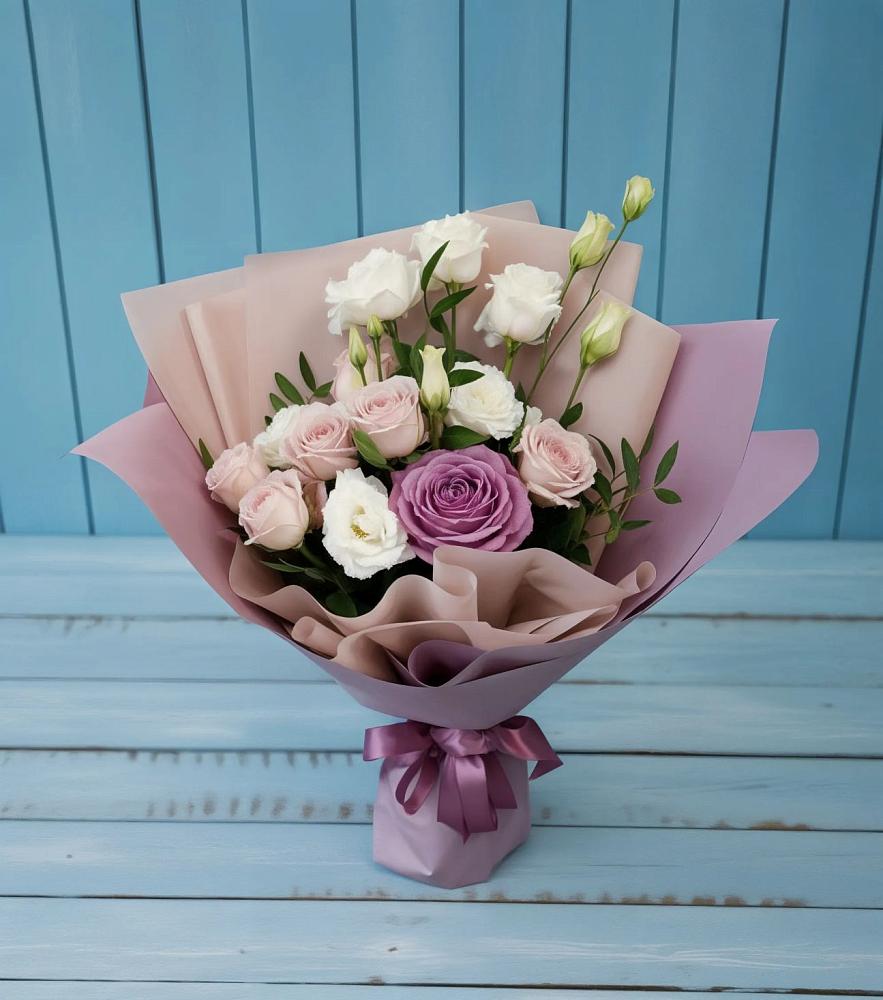 Букет цветов из: Розы и Лизиантусы в Качалино